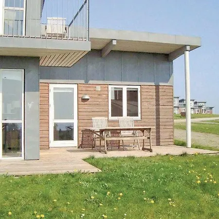 Holiday 35 With Hot Tub Holiday home *